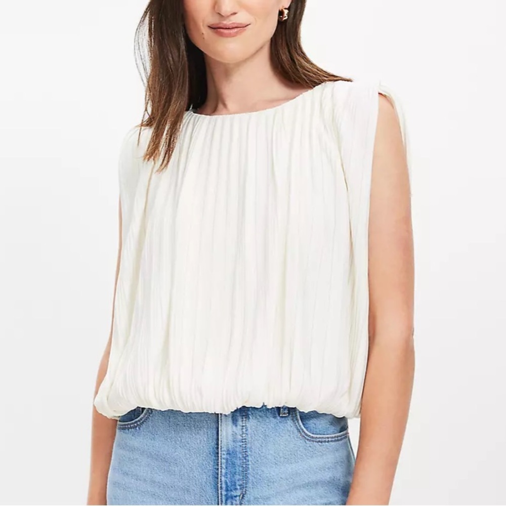 NWT LOFT OFF WHITE BUBBLE TOP XS
